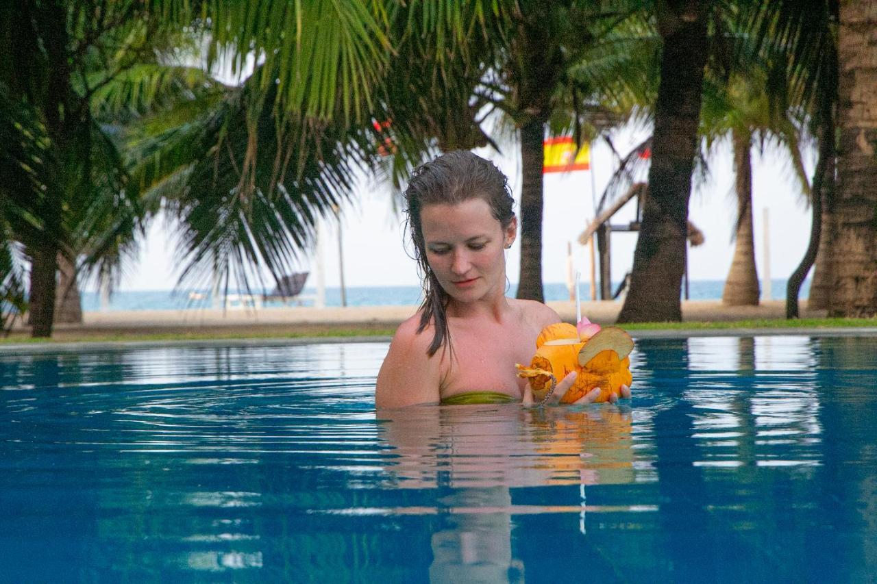 Nn Beach Resort & Spa Нилавели Екстериор снимка