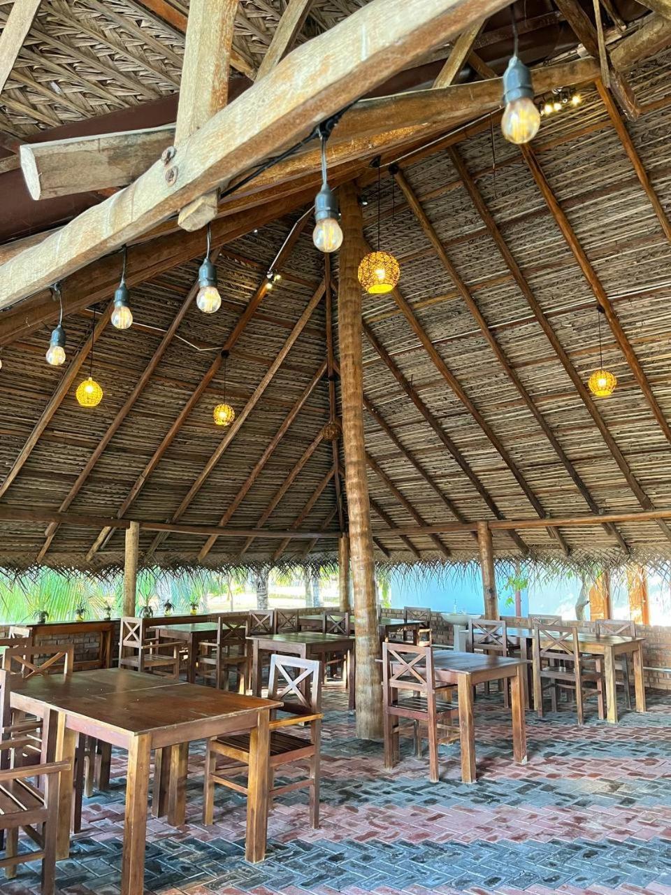 Nn Beach Resort & Spa Нилавели Екстериор снимка