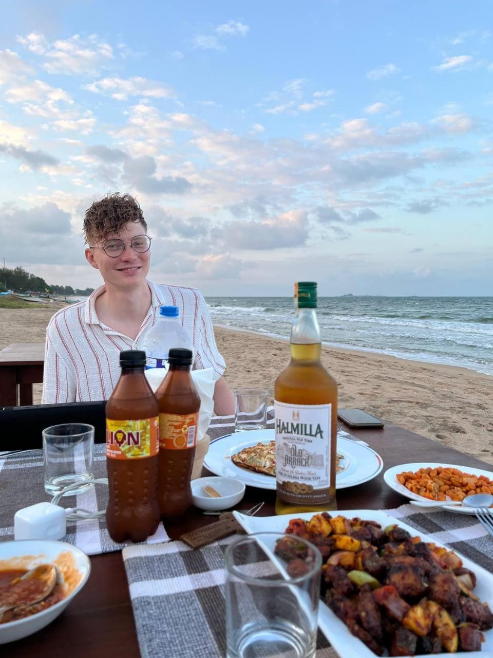 Nn Beach Resort & Spa Нилавели Екстериор снимка