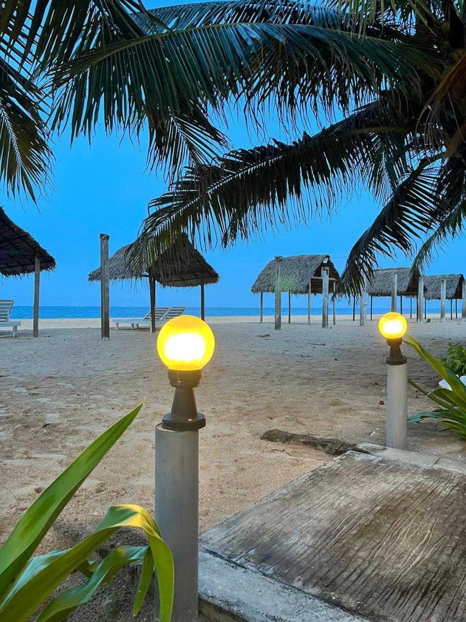 Nn Beach Resort & Spa Нилавели Екстериор снимка
