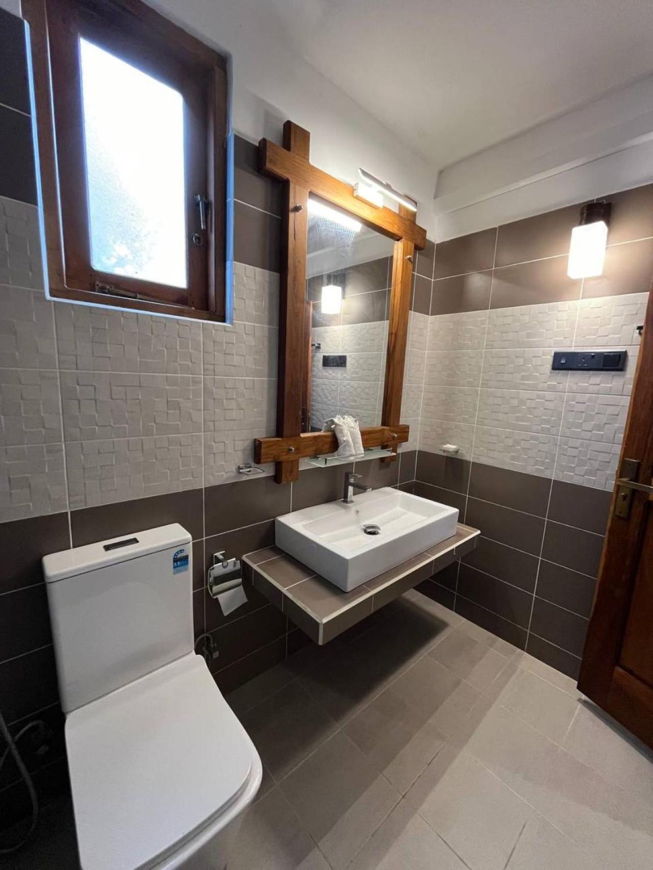 Nn Beach Resort & Spa Нилавели Екстериор снимка
