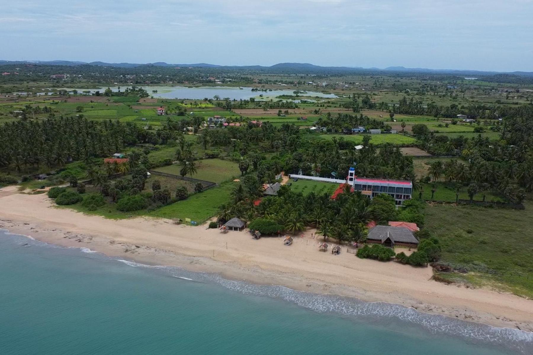 Nn Beach Resort & Spa Нилавели Екстериор снимка